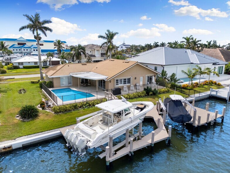 Building Photo - 874 Magnolia Ct