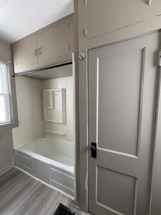 Building Photo - 907 Maryland Ave SW