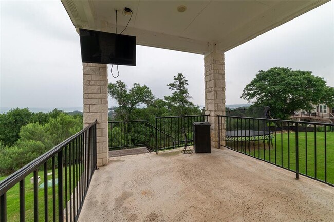 Building Photo - 2400 Sunset Vista Cir