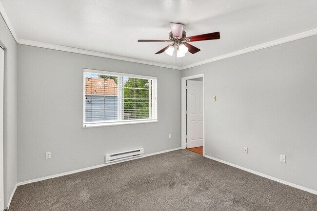 Building Photo - Great Location! 2 bedroom, 2.5 Bathroom Townhouse in Orchard Hills!!