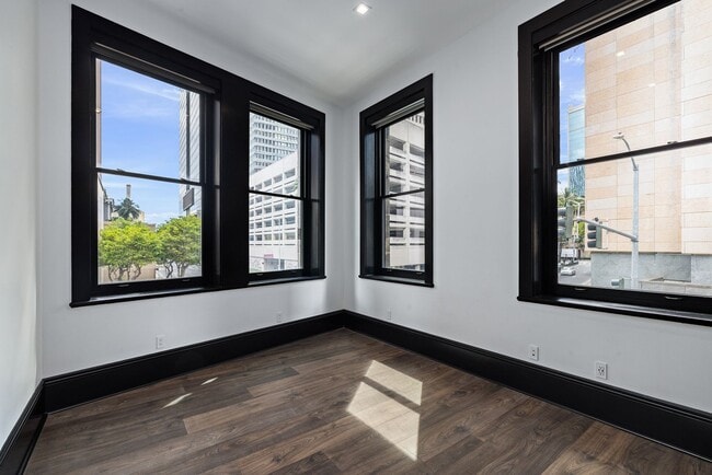 Building Photo - Historic Charm with Live-Work Flexibility in Downtown Honolulu