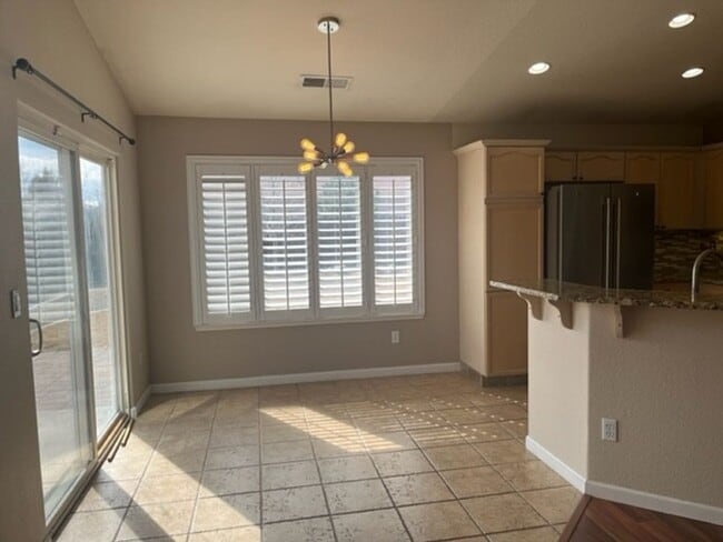 Building Photo - Corner Lot 3 Bedroom 2 Bath Double Diamond Home