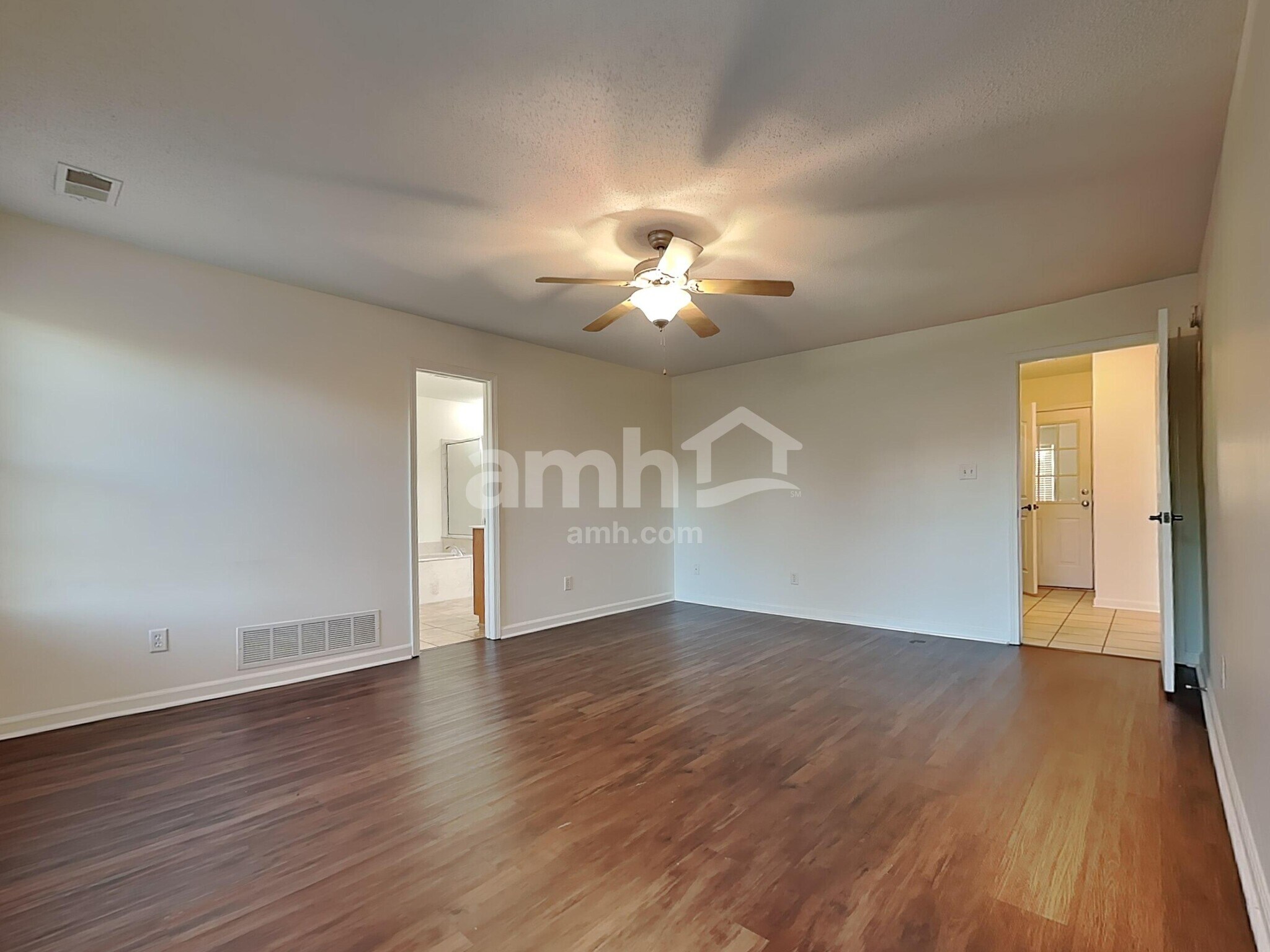 Building Photo - 8014 New Castle Cv