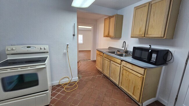 Building Photo - Ore