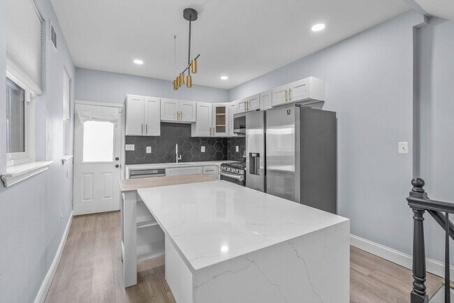 Building Photo - 1521 S 19th St