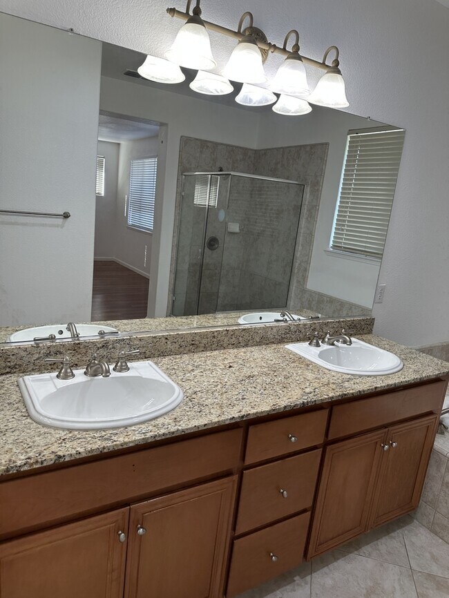 Building Photo - 91 W Recreo Ct