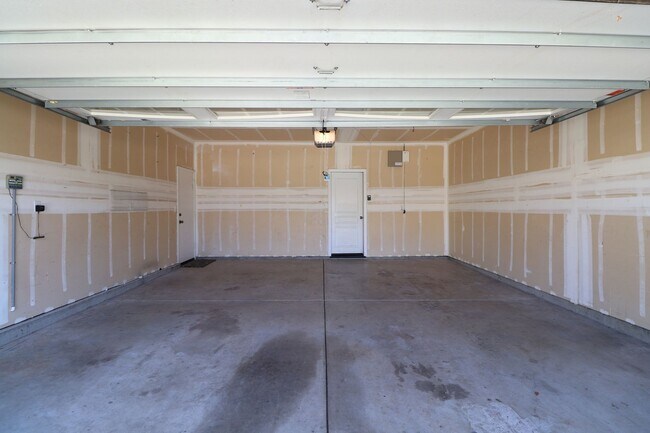 Building Photo - **Single-Story Home in The Classics at Bradley Square – 4 Bedrooms, 3 Baths**
