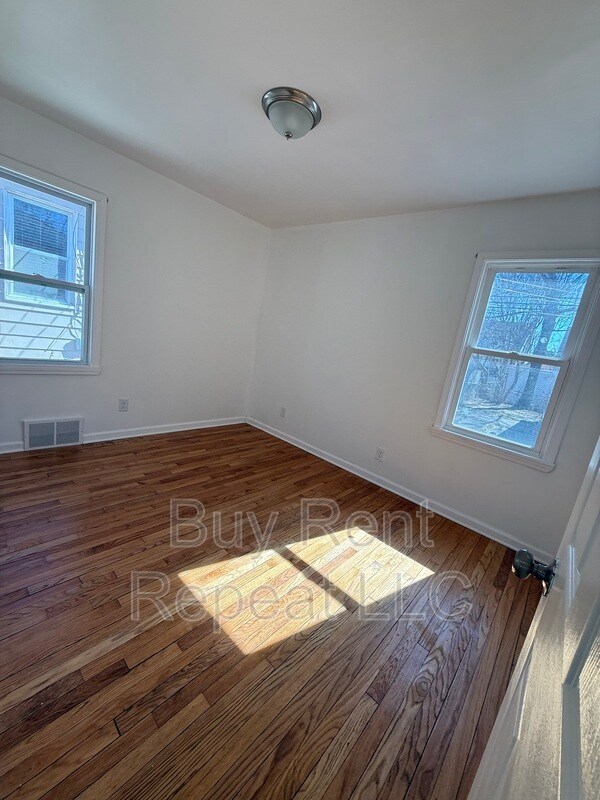 Building Photo - 630 Jewell St