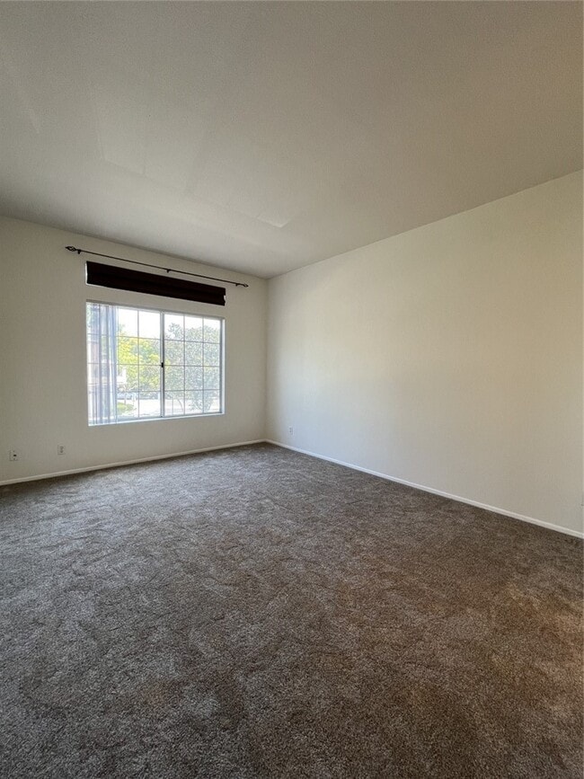 Building Photo - 6 Mansera Pl