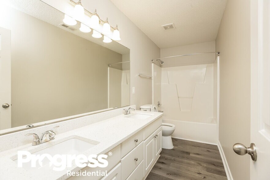 Building Photo - 5640 Tealbrook Dr