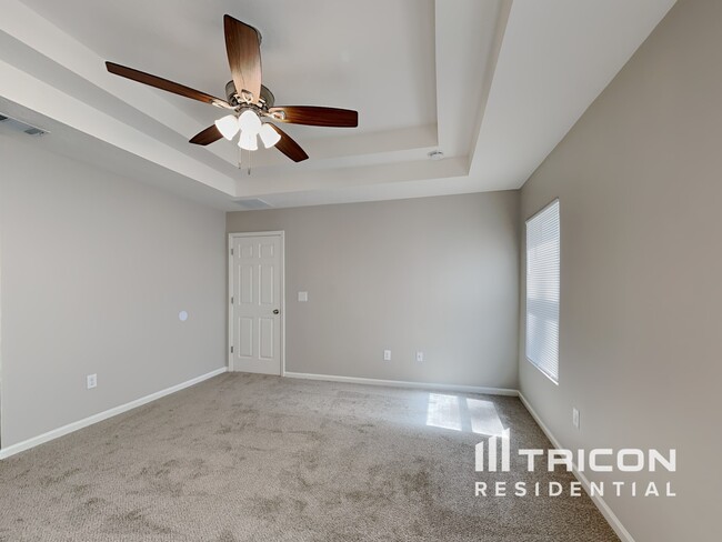 Building Photo - 15252 Bareback Dr