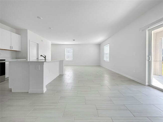 Building Photo - 17600 Shirewood Wy
