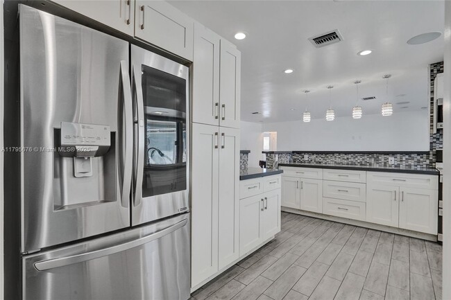 Building Photo - 9240 SW 54th St