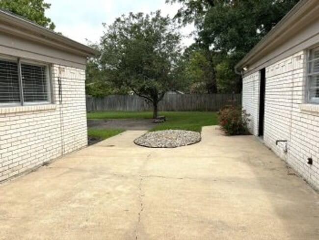 Building Photo - Spacious 4-Bedroom Home with Huge Yard – Pleasant Grove Schools