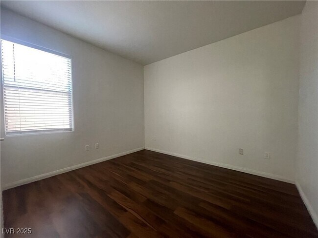 Building Photo - 8000 W Badura Ave