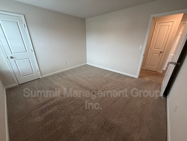 Building Photo - 219 Limestone Cir