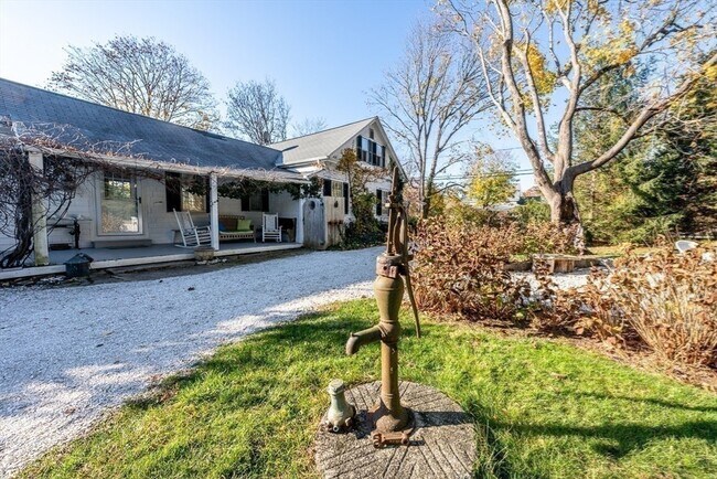 Building Photo - 415 Barlows Landing Rd