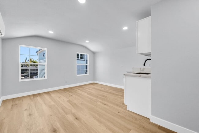 Building Photo - 114 N Cornell Ave