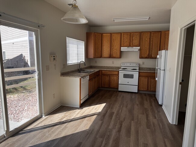 Building Photo - 134 S Elkhart St