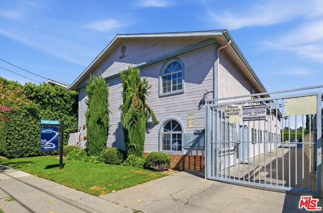 Building Photo - 6616 Sylmar Ave