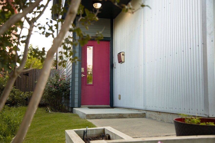 Building Photo - 1039 Hillstar St