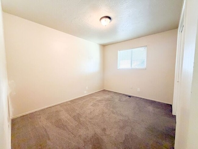 Building Photo - 2384 W Derby St