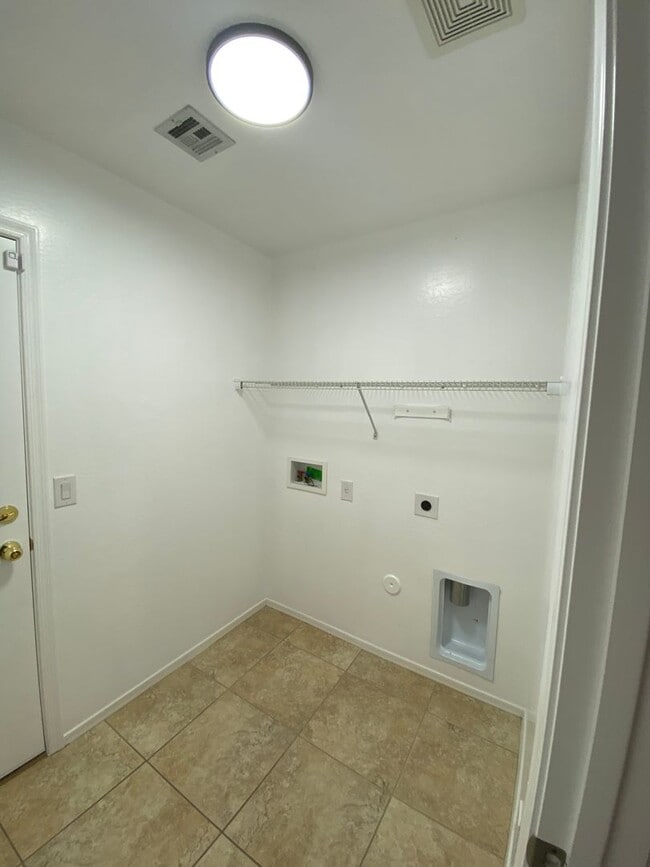 Building Photo - Charming 3 Bed w/Den in Northwest Peoria