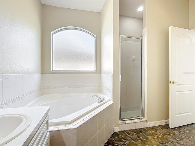 Building Photo - 610 Terranova Dr