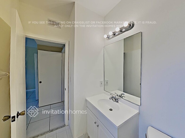 Building Photo - 3849 SW 153rd Ct