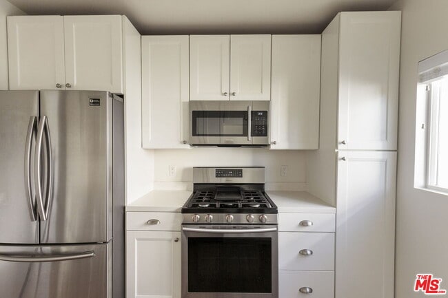 Building Photo - 727 N La Fayette Park Pl