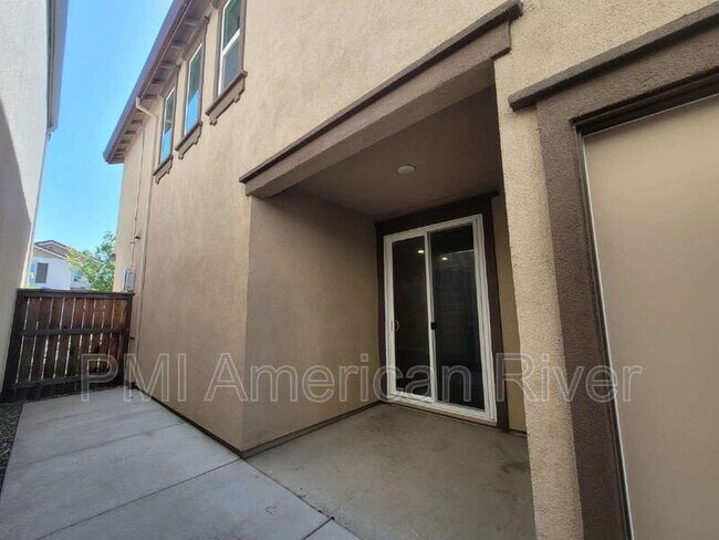 Building Photo - 3805 Amelia Rose Way