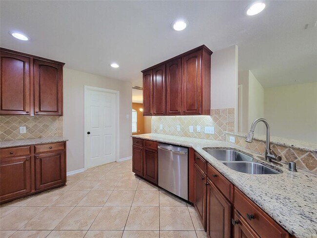 Building Photo - 21123 Amber Crossing Dr