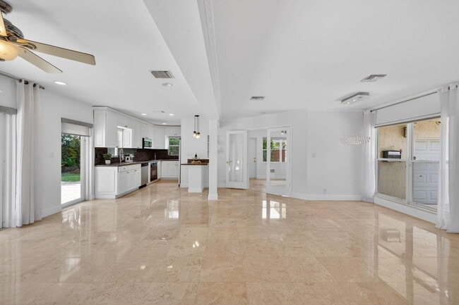 Building Photo - 2808 NE 22nd St