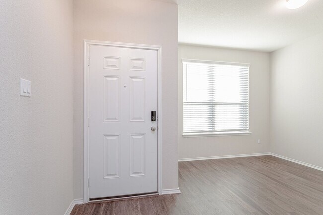 Building Photo - 632 Reinhardt Blvd