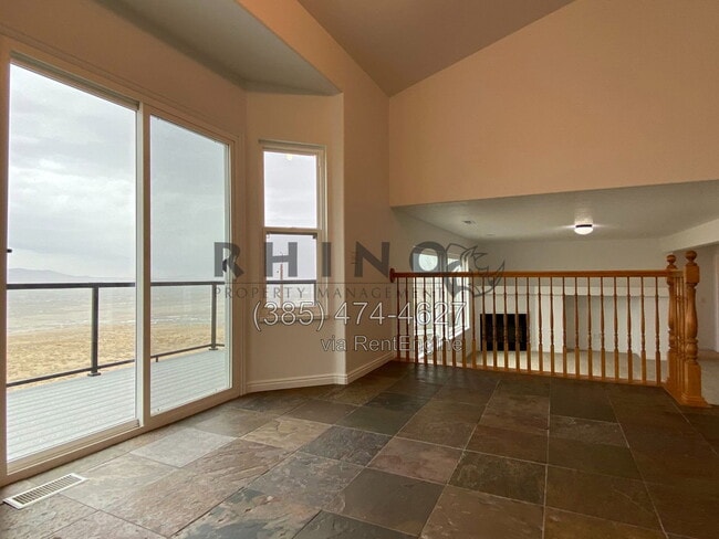 Building Photo - 8 Duchesne Cir