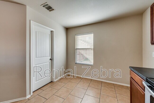 Building Photo - 3016 Wakecrest Dr