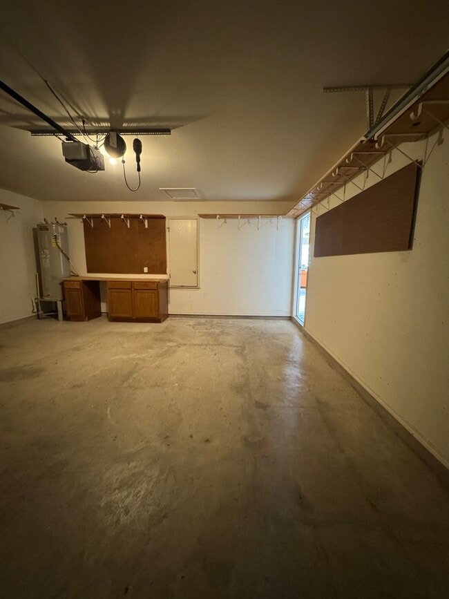 Building Photo - 400 Blue Shale Dr