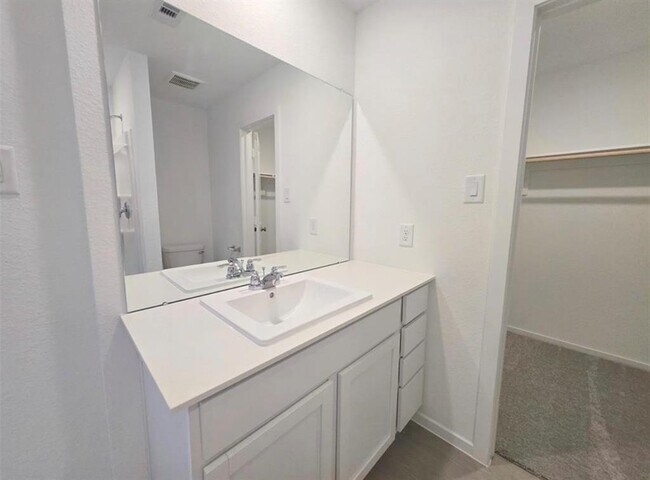 Building Photo - 28818 Texas Sparrow Ln