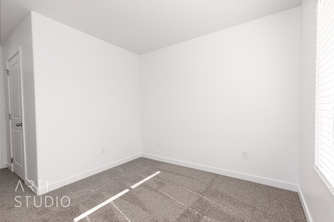 Building Photo - Move-IN SPECIAL Rent Reduced to $1500.00 P...