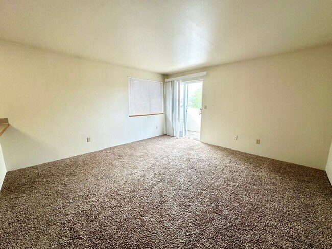 Building Photo - 808 Juniper Ave