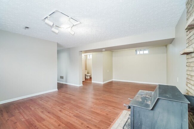 Building Photo - 2928 Landon Dr