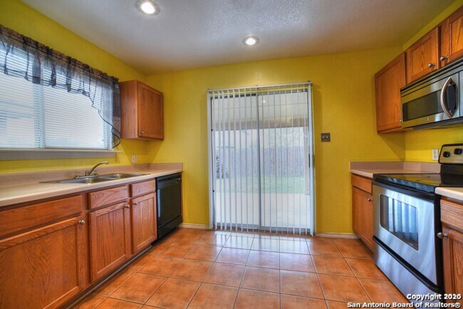Building Photo - 3 Bedroom/2 Bath Mission Creek Subdivision