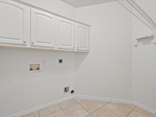 Building Photo - 1523 Orchard Park Dr