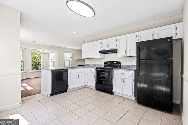 Building Photo - 7973 Woodlake Dr