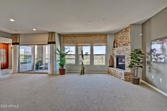 Primary Photo - 33575 N Dove Lakes Dr