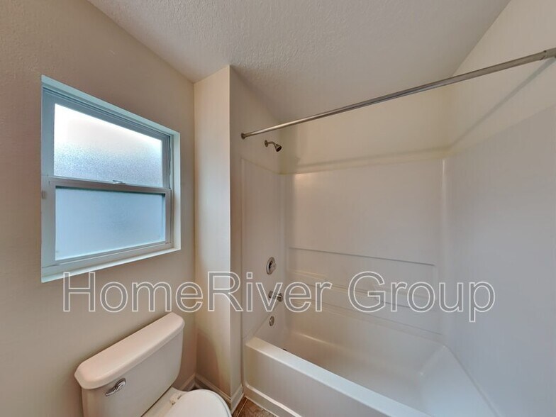 Building Photo - 4895 Creek Bluff Ln