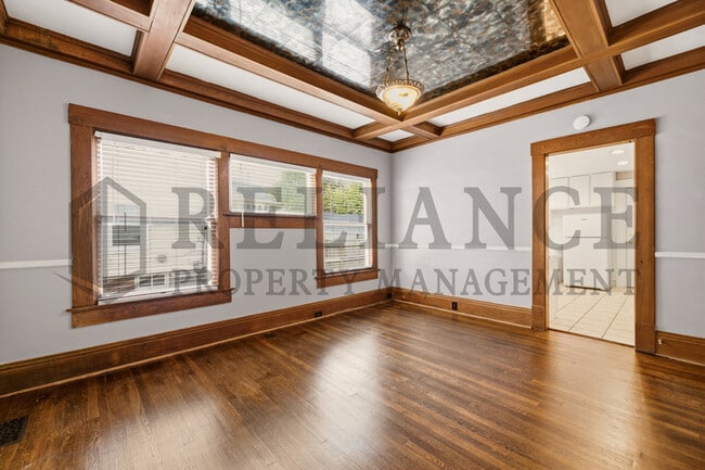 Building Photo - 111 N Clifton Ave