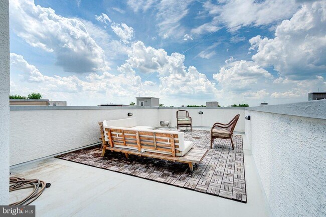 Building Photo - 1509 Dorrance St