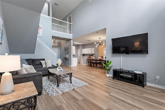 Building Photo - 546 Windsor Pl