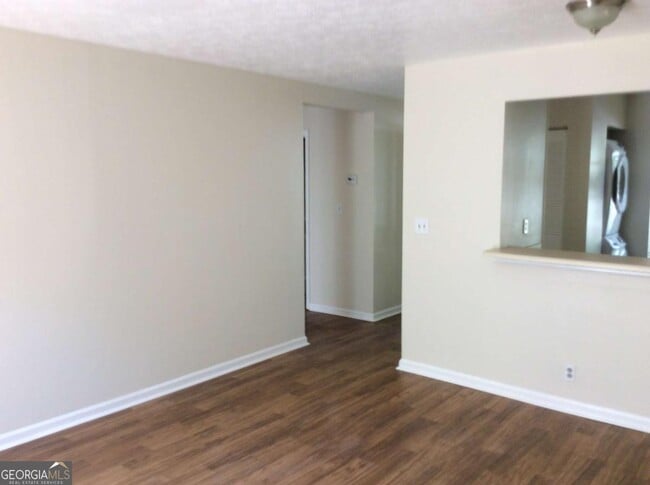 Building Photo - 200 Sheraton Ct